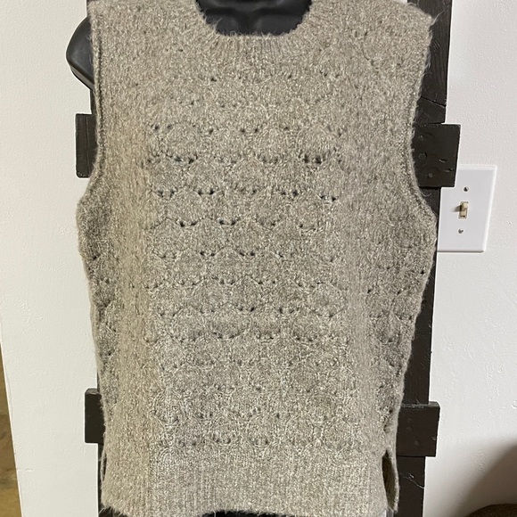 Hem & Thread Sweaters - Hem and Thread Gray Textured Knit Sweater Vest NWT